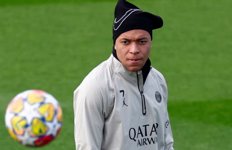 ރެއާލުން އެމްބާޕޭއަށް ދޭން ބުނާ އަގު ކުޑަވުމުގެ ޝަކުވާ