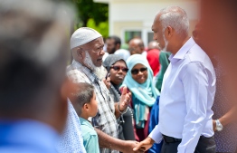 Residents of Addu City greets President Dr. Mohamed Muizzu during his first visit to Addu after assuming office. -- Photo: President's Office