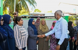 Residents of Addu City Maradhoo and Maradhoo-Feydhoo welcome President Dr. Mohamed Muizzu during his first visit to Addu after assuming office. -- Photo: President's Office