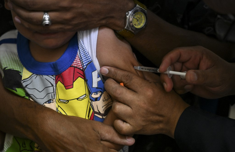 ބަލިން ރައްކާތެރިވުމަށް ވެކްސިން ފުރިހަމަކުރަން އެދިއްޖެ