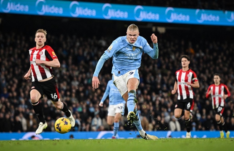 ހާލަންޑްގެ ގޯލުން ލިވަޕޫލްގެ ފަހަތުގައި ވިއްދައިފި