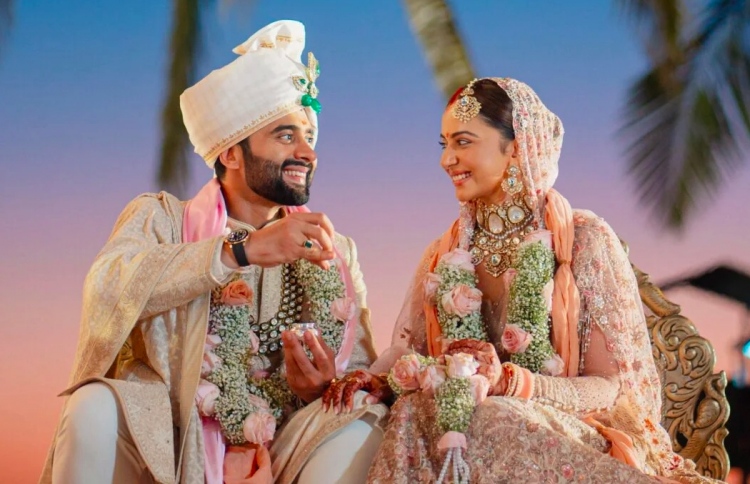 ޖެކީ އާއި ރަކުލް ކައިވެނިކޮށްފި