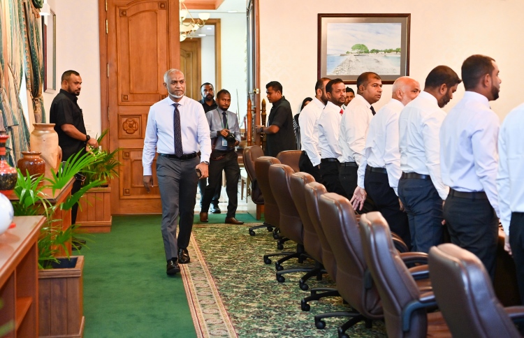 ޑިމާންޑު ބޮޑަސް ޑޮލަރު ރޭޓު ހިފެހެއްޓިއްޖެ: ސައީދު