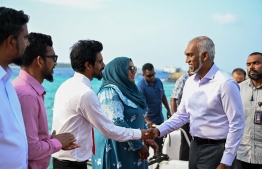President of R. Inguraidhoo Council, Mohamed Jameel receiving President Dr Mohamed Muizzu upon his arrival at the island -- Photo: President's Office