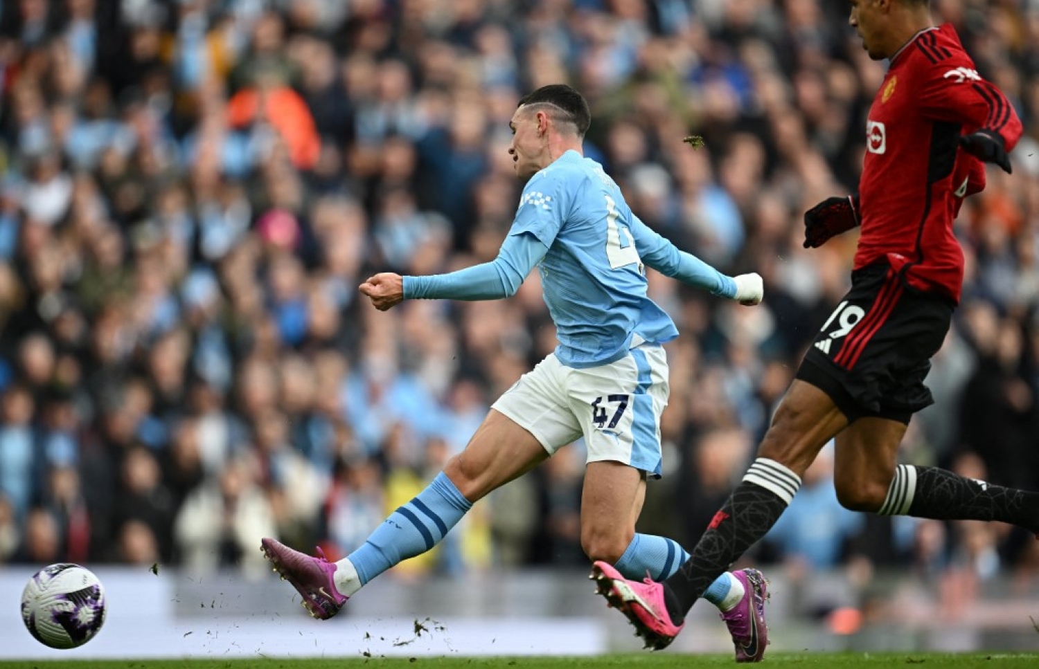 ޔުނައިޓެޑާއި ސިޓީ ބައްދަލުކުރި މެޗުގައި ފޮޑެން.-- ފޮޓޯ: އޭއެފްޕީ