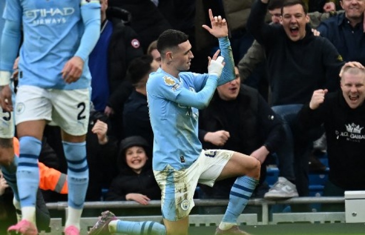 ސްނައިޕަރު ފޮޑެން، ޔުނައިޓެޑް ބިމާހަމަކޮށްލައިފި