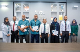 Handing of letters to employees selected for Umrah - MPL