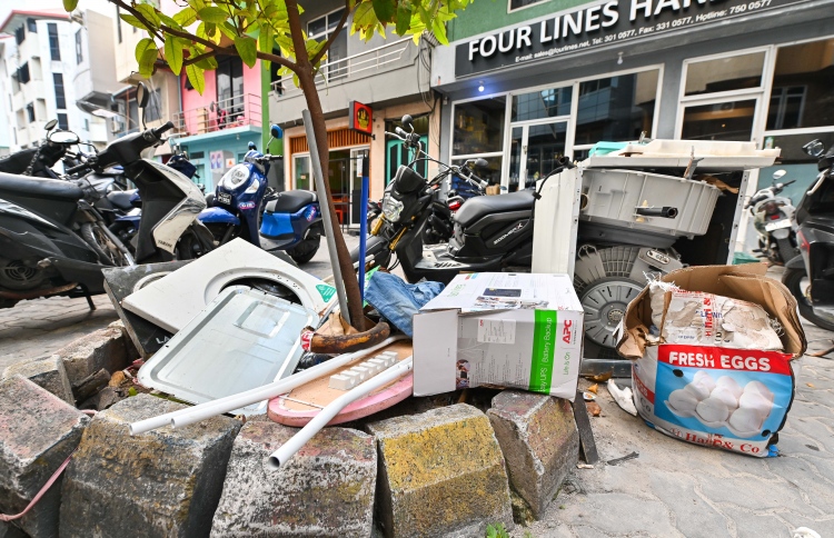 މަގުތަކުން އިއްޔެ އެކަނި ވެސް 60 ޓަނުގެ ކުނި ނެގި