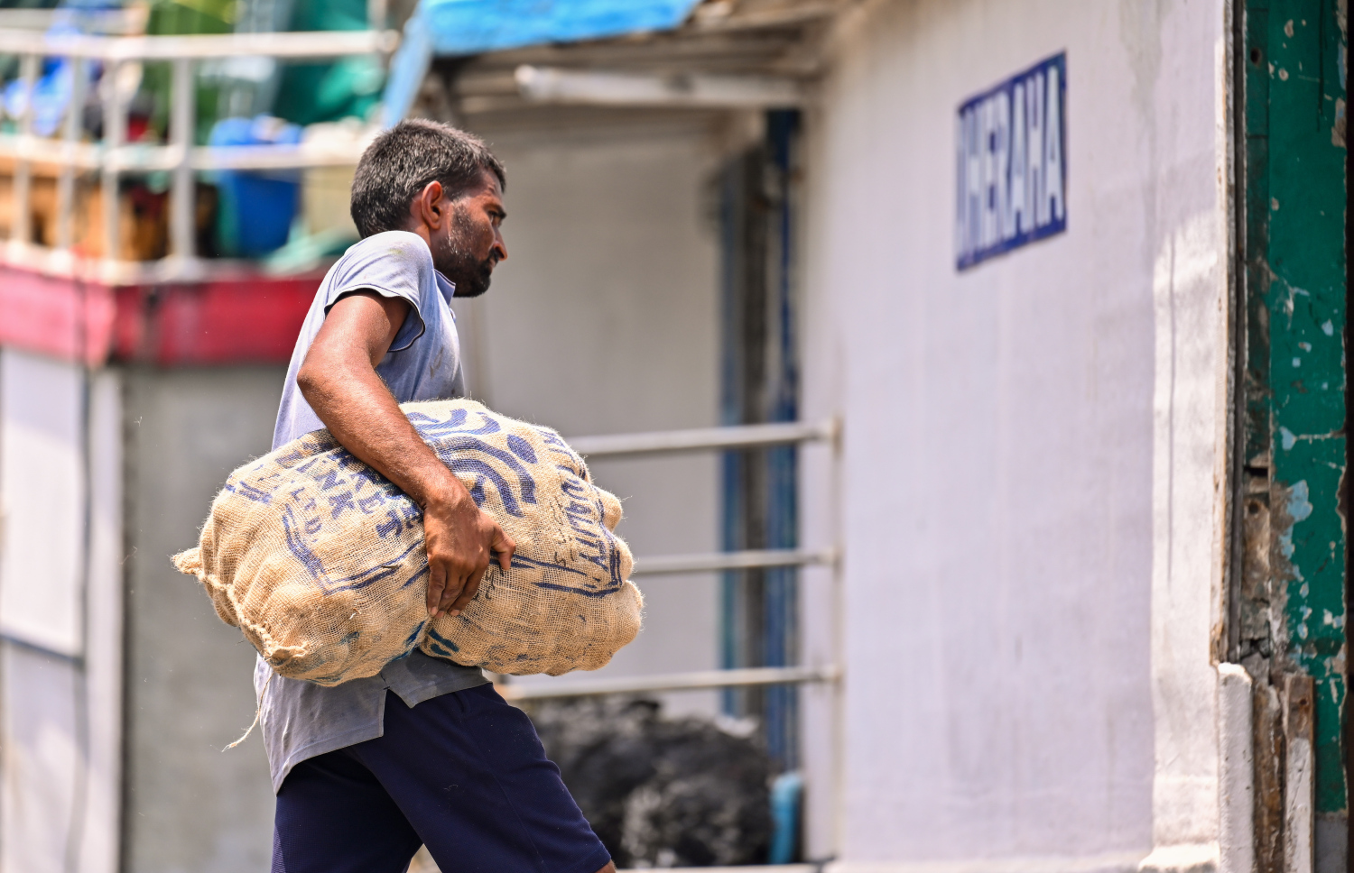 ދޯންޏަކަށް މުދާ އަރުވަނީ. އަންނަ އަހަރު ސީދާ ރައްޔިތުންނަށް ސަބްސިޑީ ދޭން ވަނީ ބަޖެޓުގައި 900 މިލިއަން ރުފިޔާ ހިމަނާފައި -- ފޮޓޯ: މިހާރު