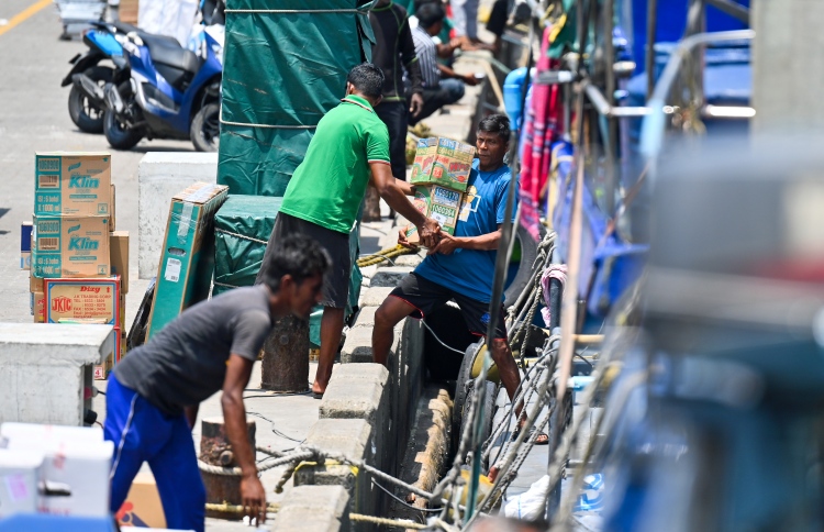 ފިޗުން ރާއްޖޭގެ ރޭޓިން ދަށްކޮށްފި