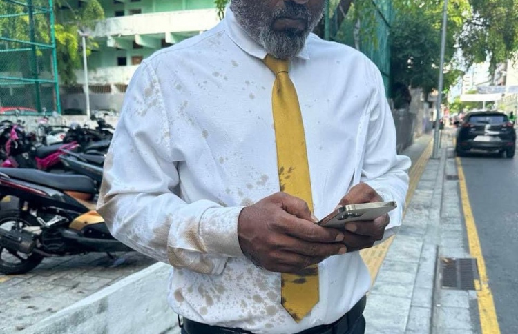 ޒައީމްގެ ގަޔަށް ކަޅުތެޔޮ ޖެހި މައްސަލަ ފުލުހުން ބަލަނީ