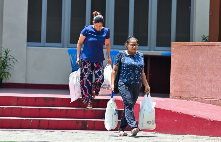 ސަރުކާރުން ދޭ ރޯދަ ހަދިޔާ އެސްޓީއޯ ކާޑު ގުދަނުން