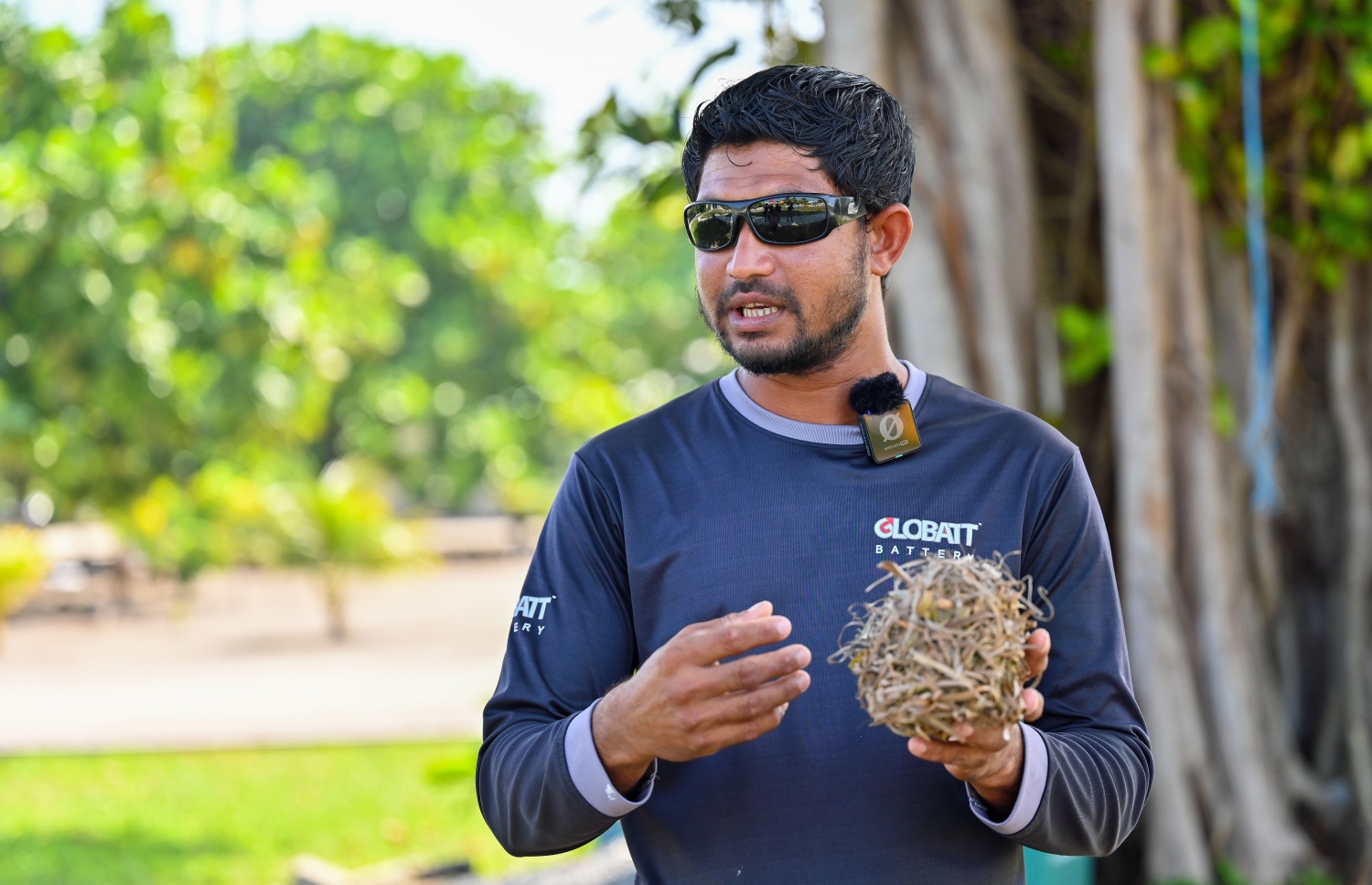 ހަމްދޫން "މިހާރު"އާ ވާހަކަ ދައްކަނީ. -- ފޮޓޯ : ފަޔާޒް މޫސާ | މިހާރު