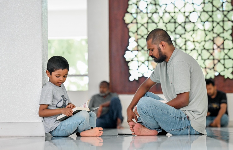 ހަދީސެއްގެ އަލީގައި: ތަރުބަވީ މައިދާނުގައި މަޑުމައިތިރިކަން ގެންގުޅުން