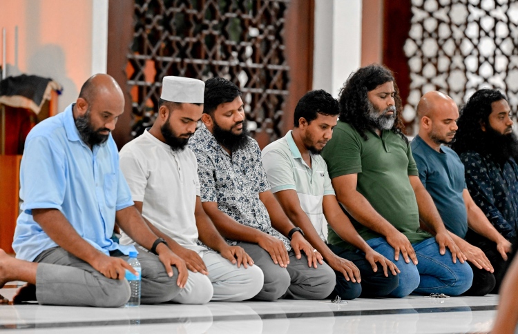 ހަދީސެއްގެ އަލީގައި: ދަރިން ފިތުރަތުގައި ދެމެހެއްޓުން