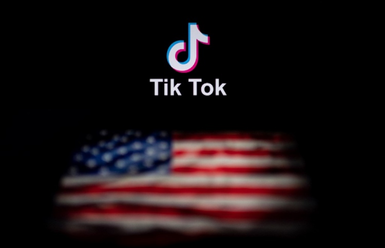 ޓްރަމްޕުގެ ވައުދާއެކު އެމެރިކާއަށް ޓިކްޓޮކް އަލުން ދީފި