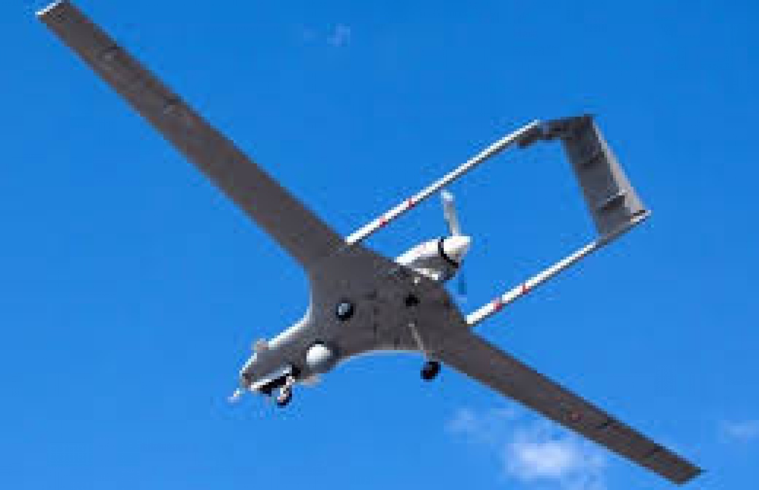 ތުރުކީން ގެނައި ބައިރަކްތާރު ޓީބީ2 ޑްރޯނެއް.--