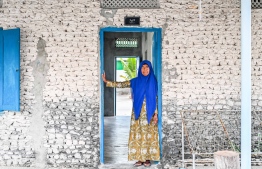 މުޅި އުމުރު ހިތްދަތިކަމާއި އެކަނިވެރިކަމުގައި