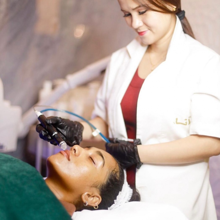 އަނާ ސެލޫން އިން ރޯދަމަހަށް ބޮޑެތި ޑިސްކައުންޓުތަކެއް