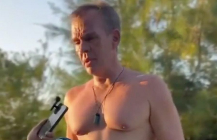 ޓޫރިސްޓެއްގެ ދަބަހެއް ފޭރުނު މައްސަލަ ބަލަނީ