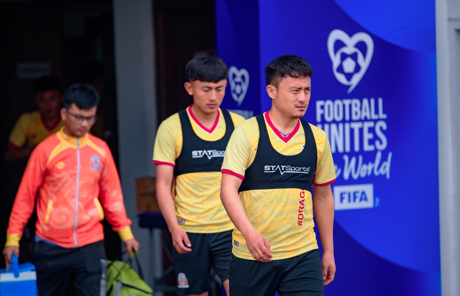 ލަންކާގައި ކުރިއަށްދާ ފީފާ ސީރީޒްގައި ބޫޓާން ޓީމުގެ ކުޅުންތެރިން ޕްރެކްޓިހަށް ނުކުންނަނީ