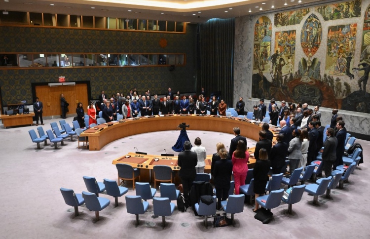 ހަމަލާ ހުއްޓާލުމުގެ ގަރާރު ތަންފީޒުކުރަންޖެހޭ: ރައީސް