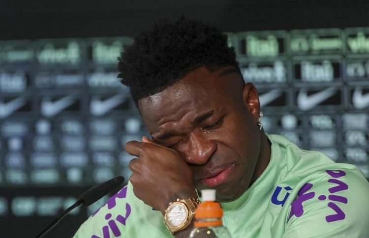 ފުޓްބޯޅަ ކުޅެން ބޭނުންވީ ކަޅުނަސްލުގެ މީހުންނަށްޓަކައި