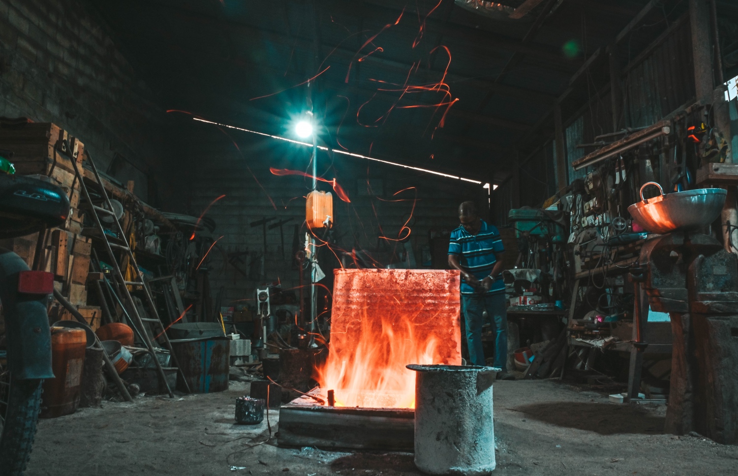 ކަނބުރުގޭގައި އަބްދުއްސަމަދު: ކިއްސަރު ވަޑާންކުރަން ދަންނާތީ އެތައް އޮޑިއެއް ބަނުމުގައި ވެސް އޭނާ ހުނަރުވެރިކަން ބޭނުންކުރި.