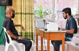 މާލޭގައި ޒަކާތް ބަލައިގަތުމުގެ މަސައްކަތް ކުރަނީ: މުދަލު ޒަކާތުގެ ނިސާބު 19،527ރ. އަށް އިތުރުވެފައިވާ ކަމަށް ޒަކާތު ހައުސް އިން ބުނޭ.-- ފޮޓޯ: ފަޔާޒް މޫސާ | މިހާރު