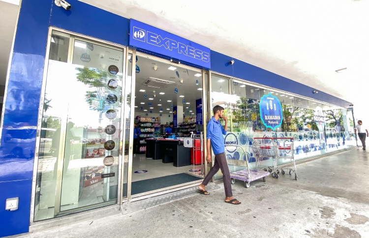 އެމްޔޫ އެކްސްޕްރެސްގައި އިންޑިއާ ރަހަތަކުގެ އޮފާތަކެއް