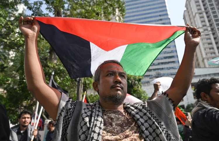 ފަލަސްތީނުގެ އޮފިޝަލުން އެމެރިކާއަށް ނާރުވަން ނިންމައިފި