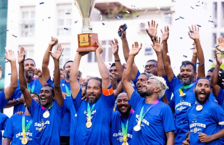 ވެޓެރަންސް ކަޕްގެ ތަށި ހުޅުމާލޭ ވެޓެރަންސަށް