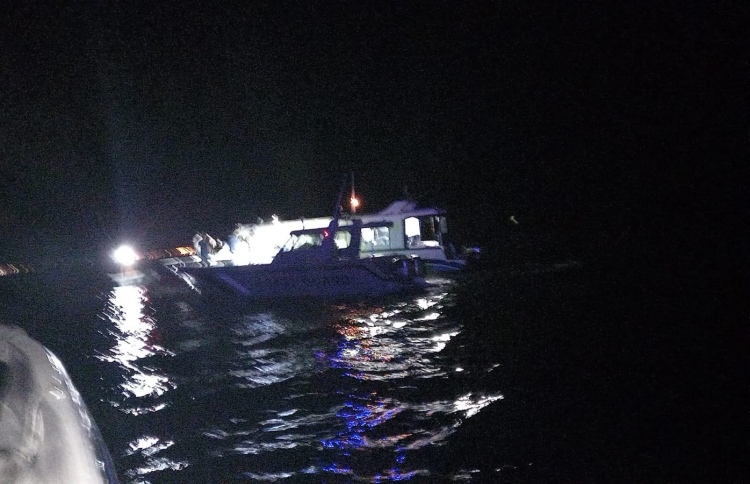 ލޯންޗަކާއި ޑިންގީއެއް ޖެހި ދެ މީހަކަށް އަނިޔާވެއްޖެ