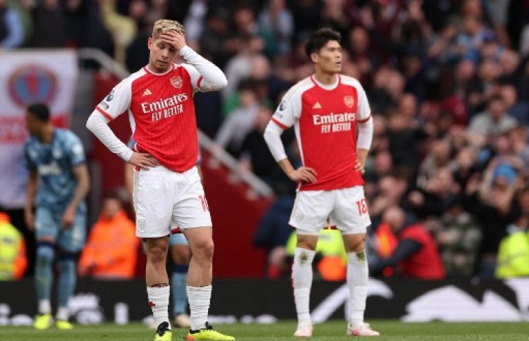 އާސެނަލް އާއި ލިވަޕޫލުން ސިޓީއަށް އެއްވަނަ ހަވާލުކޮށްފި