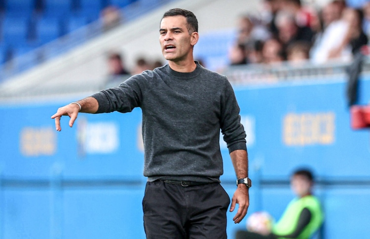 ބާސާއިން ގޮތްނިންމައިފި، ކޯޗުކަން ދޭނީ ރަފާ މާކުއޭޒަށް