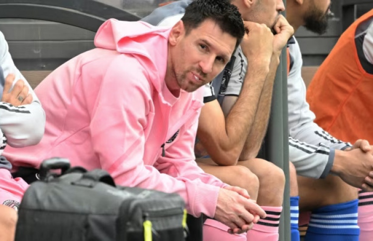 މެސީއަށް ދެން ދޭނެ އިސްކަމެއް ނެތް: ހޮންކޮން އެފްއޭ