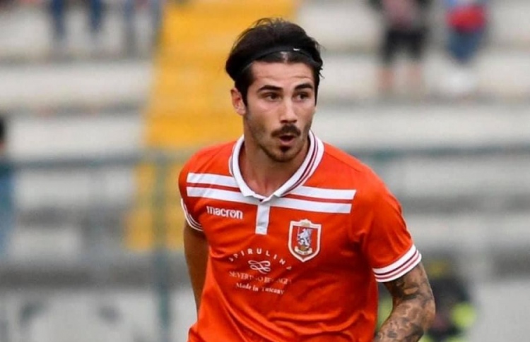 ހާޓްއެޓޭކެއްޖެހި އިޓަލީގެ ކުޅުންތެރިޔަކު މަރުވެއްޖެ