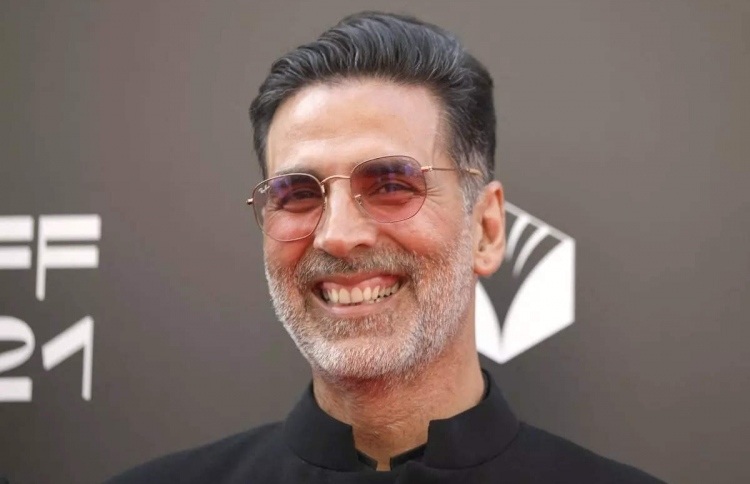 އަކްޝޭ ދެކުނު އިންޑިއާގެ ފިލްމެއް ކުޅެނީ