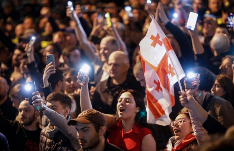 ބިލަކާ ދެކޮޅަށް ޖޯޖިއާގެ ކުޅުންތެރިން އިހްތިޖާޖަށް