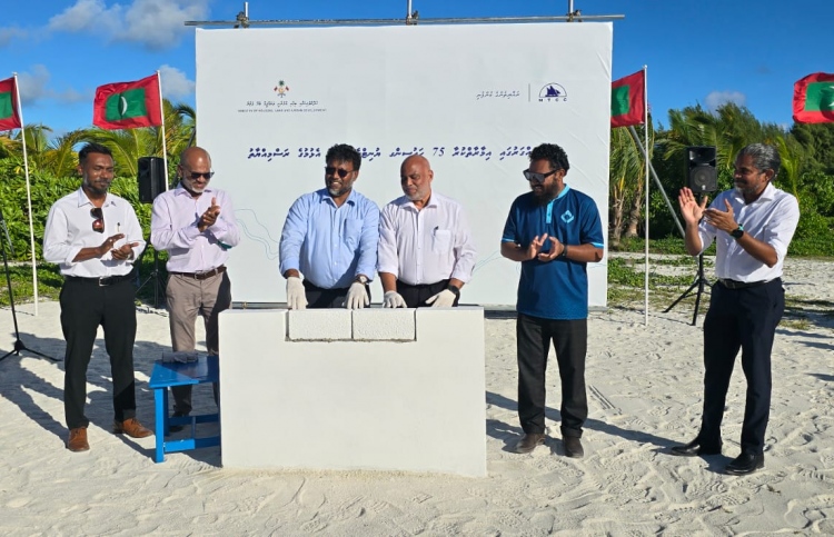 ދިއްގަރުގެ ހައުސިން މަޝްރޫއުގެ ބިންގާ އަޅައިފި