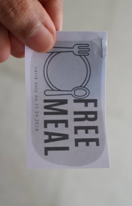 The free meal coupon handed by the High Commission to Maldivians who visit the ballot station in Kuala Lampur, Malaysia. -- Photo: Ameera Osmanagic / The Edition