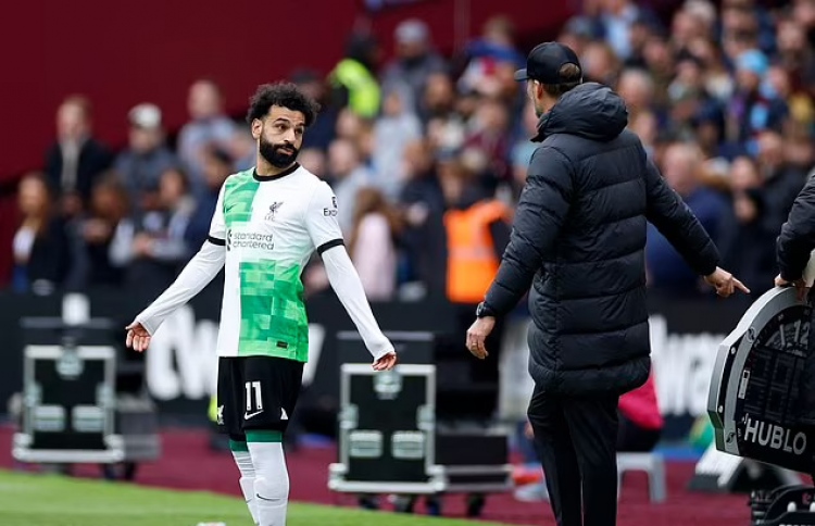 ކޯޗާ އަރާރުންވެ، ސަލާހަށް ލިވަޕޫލަށް އެހީއެއް ނުވެވުނު