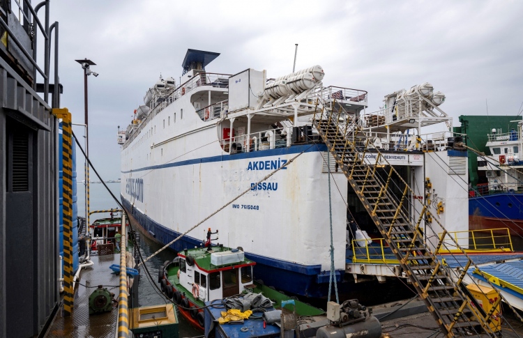 ޣައްޒާއަށް އެހީ ގެންދަން އުޅުނު ބޯޓުތަކަށް ނުފުރުނު