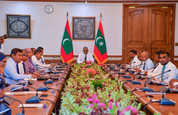 ކުންފުނިތަކުގެ މުވައްޒަފުންގެ މުސާރައިން ވެސް އުނިކުރަނީ