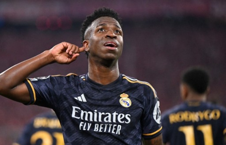 ރެއާލަށް ދެން ބޭނުންވަނީ މެޑްރިޑްގައި ޖާދޫގެ ރެއެއް