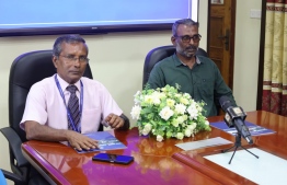 Principal of Villa High School, Saeed Ahmed and  Owner of Amu Plus Constructions, Mohamed Afrah Abdul Saththar during the agreement signing to provide exclusive bus services for Villa High School students. -- Photo: Villa International High School