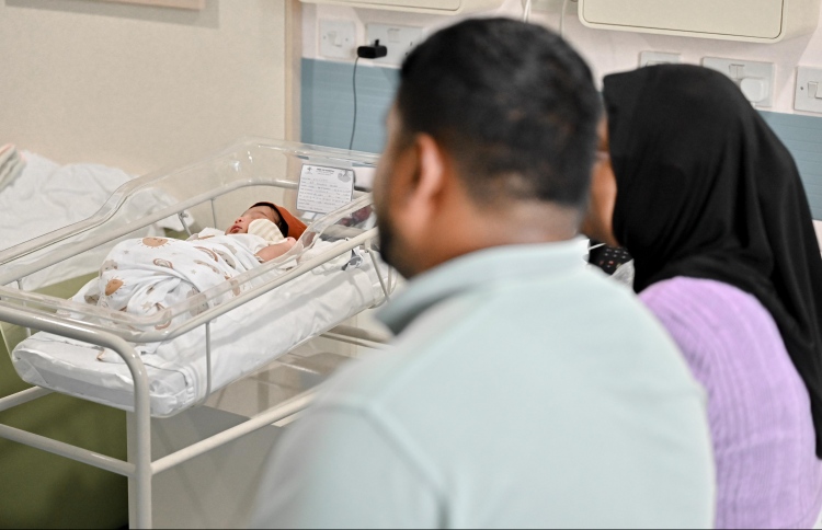 އައިވީއެފްގެ ފުރަތަމަ ދަރިފުޅު: އުފަލާއި ހިތާމަ!