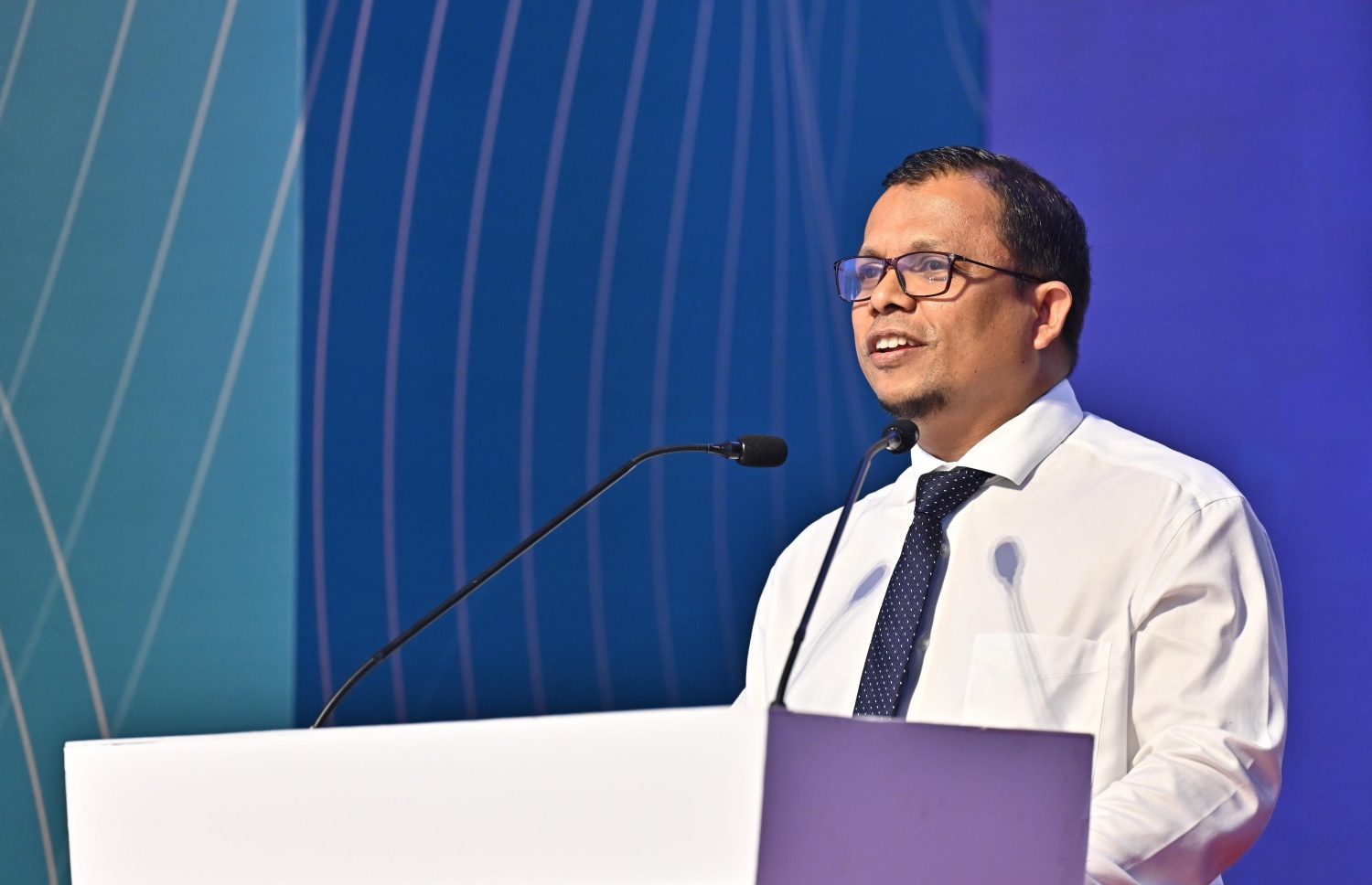 ފިނޭންސް މިނިސްޓަރު ޑރ މުހައްމަދު ޝަފީގު ވާހަކަދައްކަވަނީ -- ފޮޓޯ: ނިޝާން އަލީ / މިހާރު