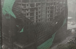 Scaffolding around Apollo flats collapse due to strong winds.-- Photo: Malika Shahid / The Edition