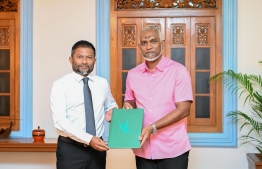 Kurendhoo MP-elect Shaamin joined PNC and presented his form to President Dr Mohamed Muizzu -- Photo: PNC